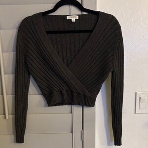 Cali Be Women's Charcoal cropped V-Neck Sweater